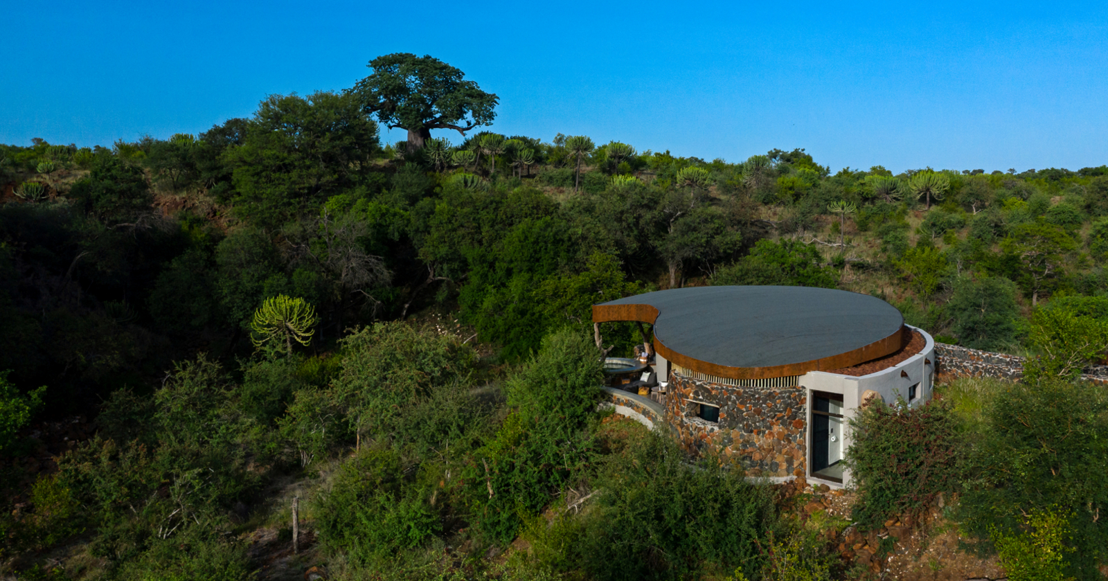 Mashatu Euphorbia Villas Mashatu Euphorbia Villas: Schrägsicht