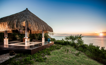 Anantara Bazaruto Island Resort: Pool und Sonnenaufgang