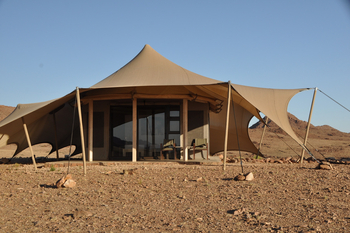 Desert Hills Glamping: Schattendach