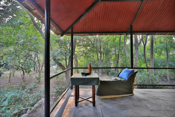 Jim's Jungle Retreat: Jungle Cottage - Exterieur