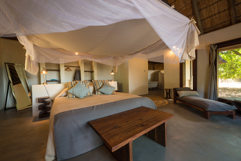 Luangwa River Camp: Gästechalet Interieur