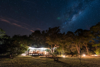 Mukambi Fig Tree Bush Camp: Sternenhimmel über dem Camp