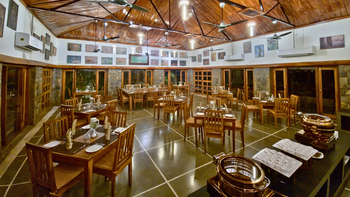 Tathastu Resort Bandhavgarh: Speisesaal