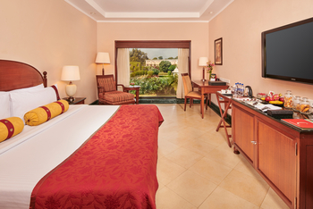 The LaLit Temple View: Garden View Room