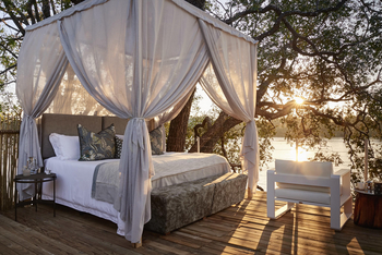 Victoria Falls River Lodge Victoria Falls River Lodge: Starbed Treehouse