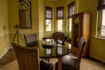 Villa Margherita: Runder Esstisch