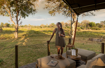 Gomoti Private Camp Gomoti Private Camp: Gast auf der Veranda