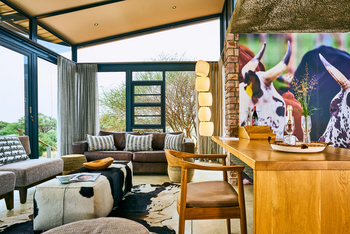 Otjimbondona: Schreibtisch