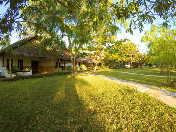 The Manta Resort: Gartenanlage