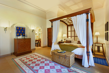 The Oberoi Rajvilas: Premier Room - Four Poster Bed