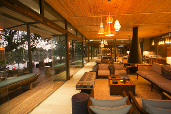 Thorntree River Lodge Thorntree River Lodge: Lounge mit Kamin