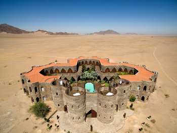 Le Mirage: Luftbild Hauptgebäude