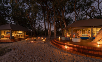 Shinde Footsteps Shinde Footsteps: Speisezelt und Loungezelt