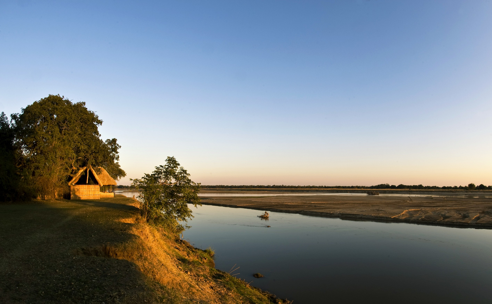 Tafika Camp Tafika Camp: Chalet am Flussufer