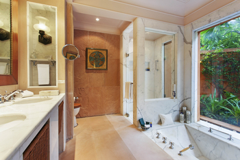 The Oberoi Rajvilas: Luxury Villa - Marmorbad