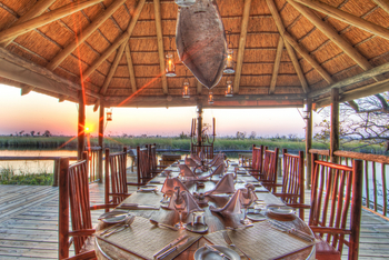 Camp Xakanaxa Camp Xakanaxa: Gedeckter Esstisch