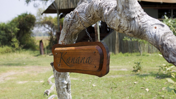 Kanana Camp: Begrüßungstafel