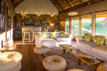 Mara River Post Mara River Post: River Lounge