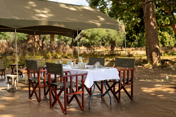 Mana River Camp Mana River Camp: Lunch im Freien