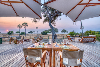 Mbali Mbali Katavi Camp: Großes Deck