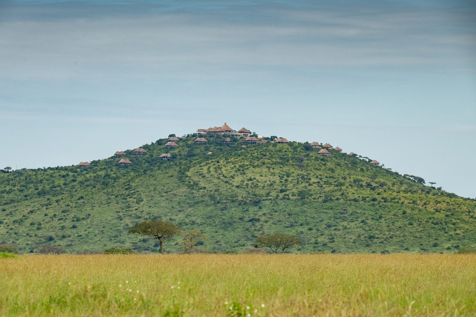 Serengeti Lake Magadi Lodge Serengeti Lake Magadi Lodge: Lodge und Landschaft