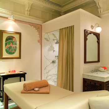 Taj Lake Palace: Massagetisch