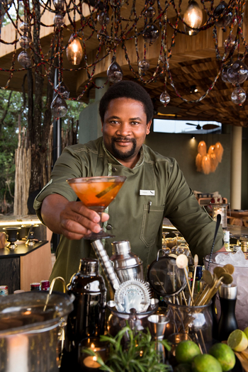 andBeyond Grumeti Serengeti River Lodge: Kellner