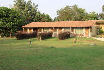 Asiatic Lion Lodge Asiatic Lion Lodge: Rasen