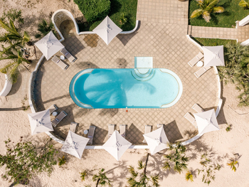 Azura Marlin Beach: Pool von oben