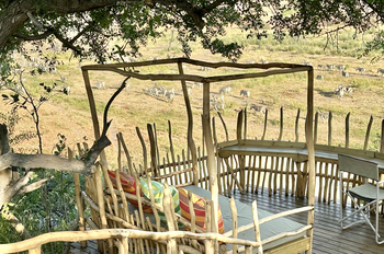 Moela Safari Lodge Moela Safari Lodge: Luxury Suite - Sit-out