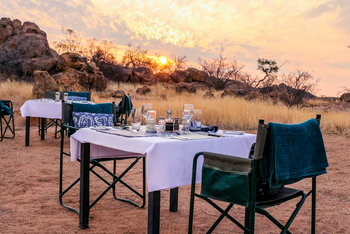 Ondudu Safari Lodge Ondudu Safari Lodge: Bush Dinner