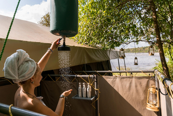 Papa's Camp: Outdoor-Dusche