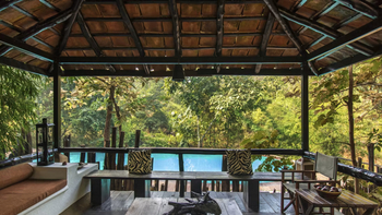 Reni Pani Jungle Lodge: Cottage Veranda