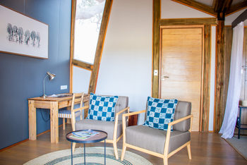 Splash Camp: Sessel und Tisch