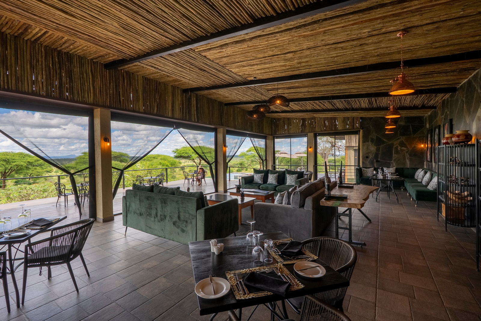 Tarangire Elephant Springs Camp Tarangire Elephant Springs Camp: Restaurant neben der Lounge