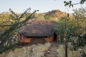 Huab Lodge: Zugang zu einem Bungalow