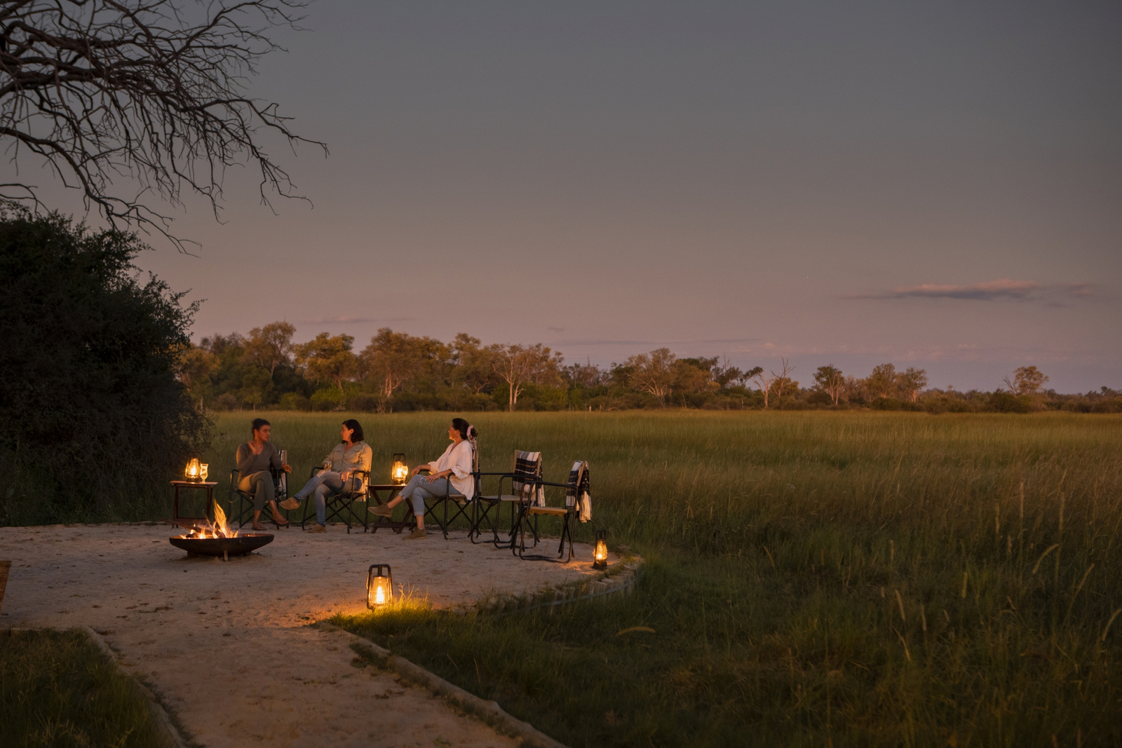 Little Sable Camp Little Sable Camp: Feuerstelle am Abend mit Beleuchtung