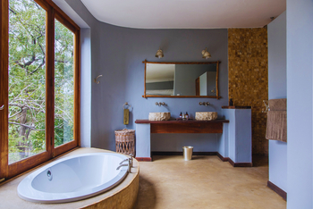 Mkulumadzi Lodge: Wanne