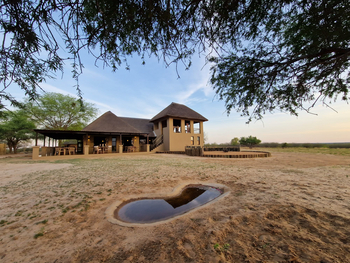 The Dune Camp: Außenansicht