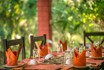 Bandhavgarh Jungle Lodge: Küche und Dining