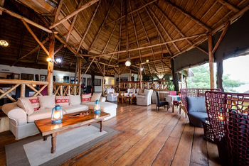 Crater Safari Lodge: Lounge