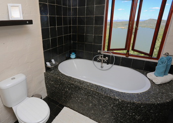 River Crossing Lodge: Wanne