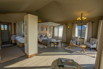 Serengeti Mara River Camp: Interior