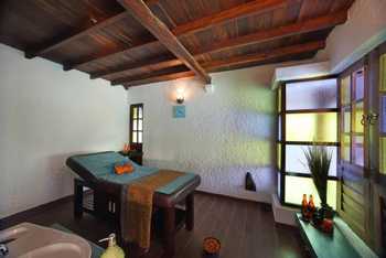Svasara Jungle Lodge: Das Santraa-Spa
