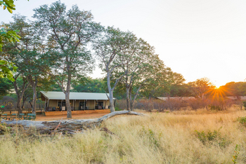 Verney's Camp: Aussenansicht