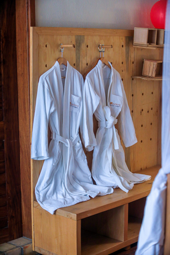 Adere Safari Lodge: Bademäntel