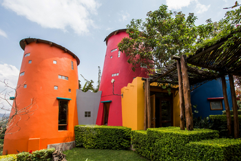 Chameleon Hill Forest Lodge: Lodge Hauptgebäude frontal