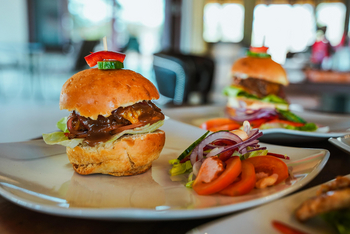 Etosha Oberland Lodge Etosha Oberland Lodge: Küche