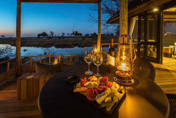 King's Pool Camp King's Pool Camp: Snacks auf dem privaten Deck