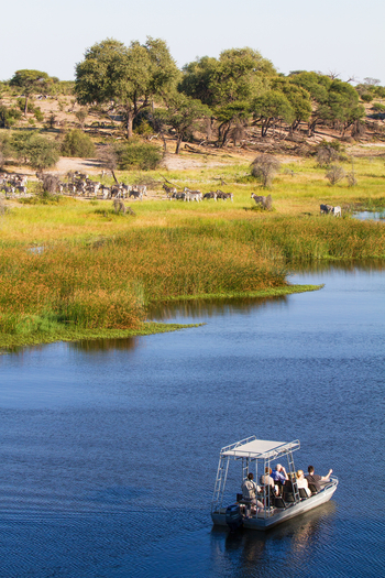 Leroo La Tau Lodge: Motorbootexkursion